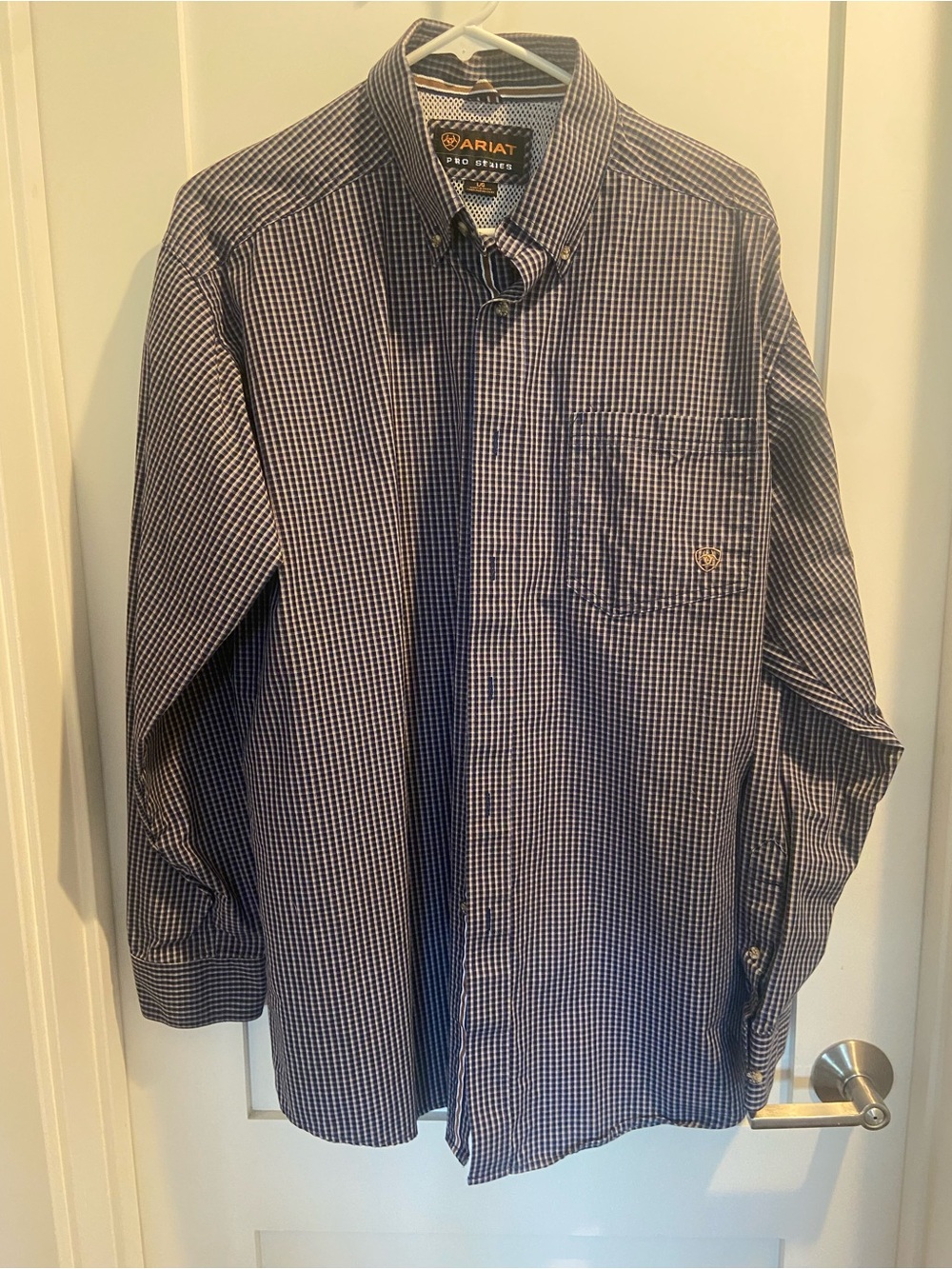 Men’s Ariat Pro Series long sleeve shirt. Size large. New without tags.